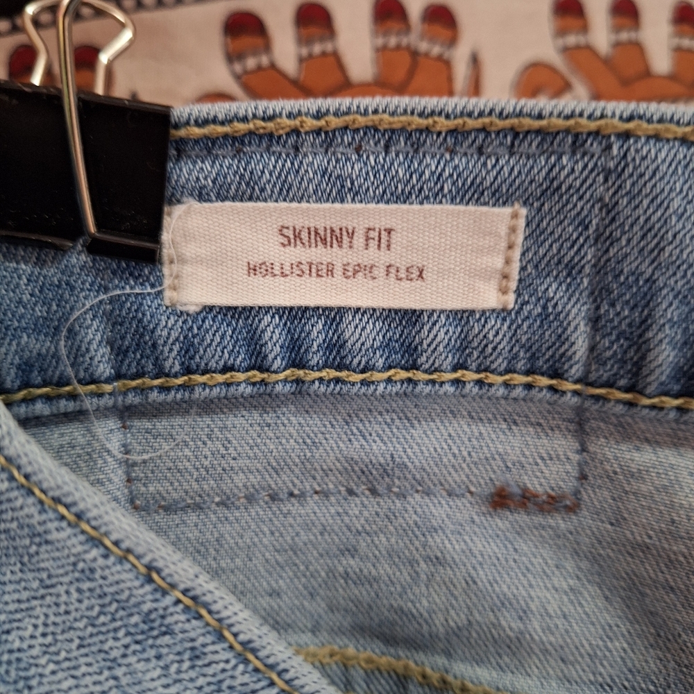 Hollister 30x32 Men's Light Wash Skinny Jeans - Picture 4 of 9